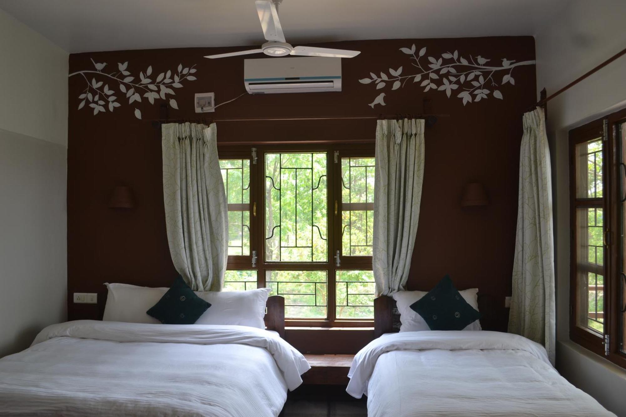 River View Jungle Camp Sauraha Bilik gambar